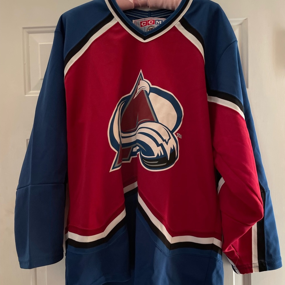 90’s VINTAGE Colorado Avalanche Center Ice NHL Hockey Jersey M